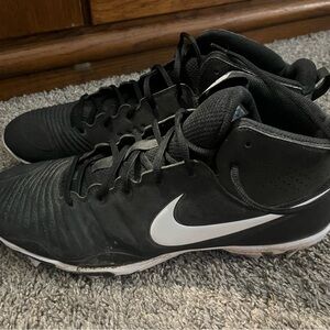 Nike Men's Black and White cleats